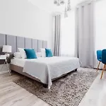 Erasmus Student - Old Town Apartment *