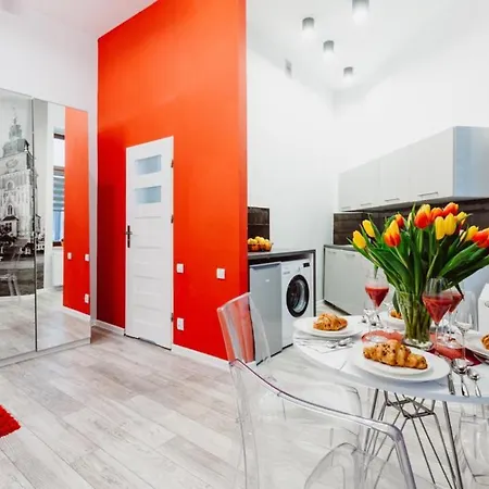 Erasmus Student - Old Town Apartment *