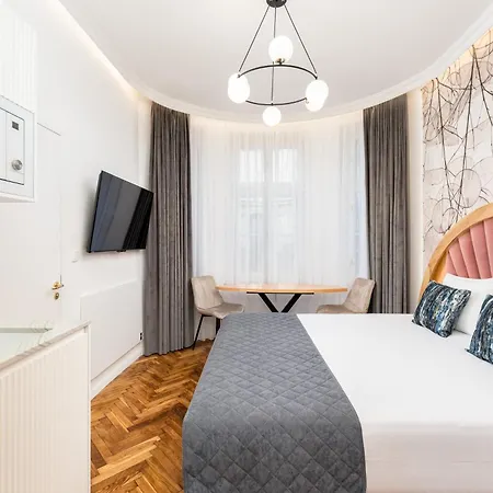 Erasmus Student - Old Town Apartment *